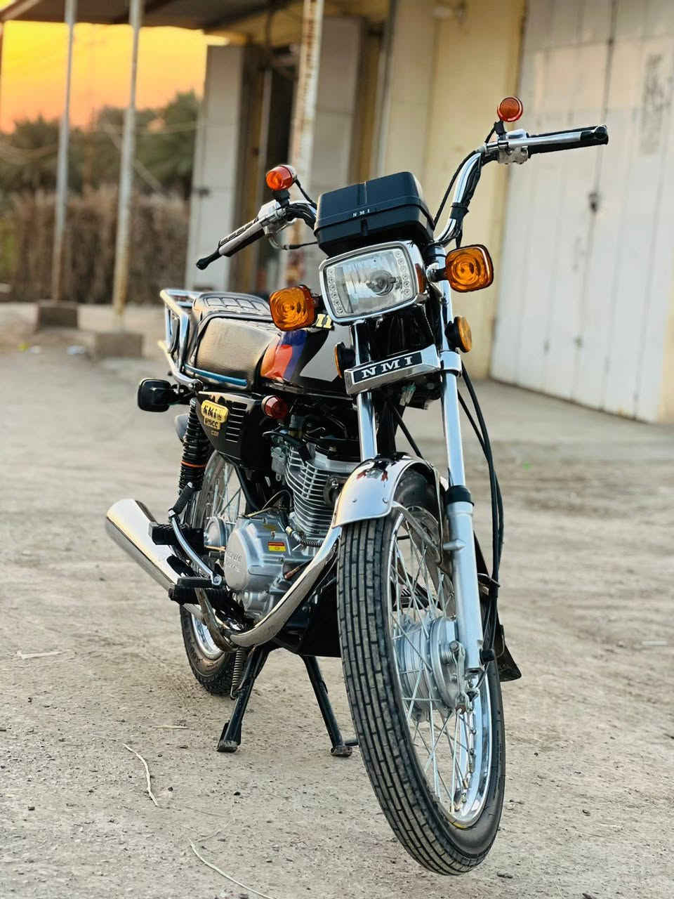 السلام عليكم حبايب دراجه نامه تعمير الشاصي ارشه والمحرك سيجي والباقي كله اصلي والدراجه كفاله عامه وشراي يدلل (***********)
