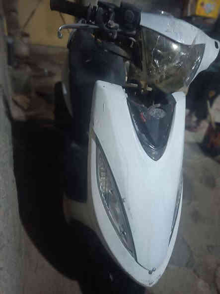 سلام وعليكم دراجه كامكو دراجه متروكه دراجه كله شغال بس هسه طافيه ابيع كوم حديد السعر قفل 150 ***********
