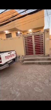 قريه الغدير • ١٠٠م • جاهز للسكن