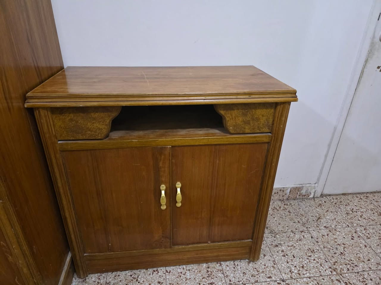 غرفة نوم احطاطة صاج شغل عراقي درجة اولى 👌
الغرفة نظيفة كلش ومابيها اي عيب 
اشتغلتها ب3ملايين و900 
ورايدها بمليون و 250 
للتواصل *********** واتساب او خط
