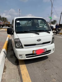 كيه حمل رقم ديالى انكليزي موديل 2015 نظيفة مكفولة عامة صدر وتخم تايرات...