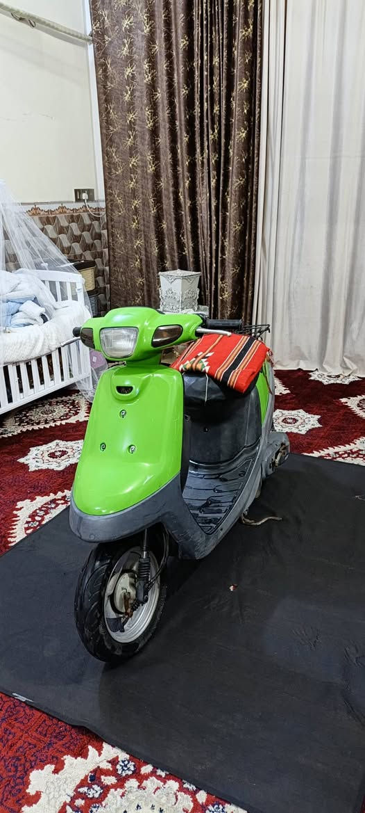 سلام عليكم درجة للبيع حلوه نقصه باتري وكلجات نص هندر تشتغل عدادات شغاله سعرها 300 وبيها مجال 
***********
