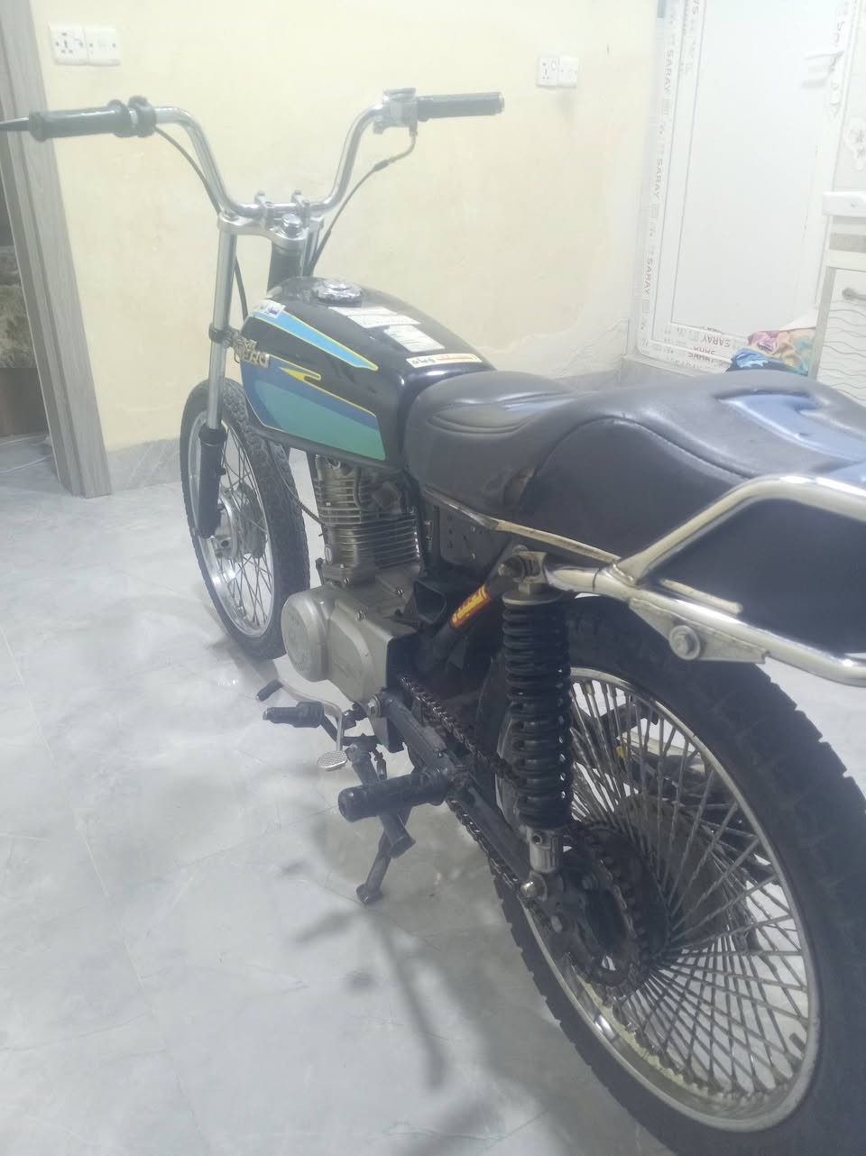 حربيه فول شرط محرك صوت مكو عبالك ممشغله موديل ١٩ السعر 250رحمخ وليدكم مو شراي لا ترسل متوجد فيس و اتصال هم مجود ***********
