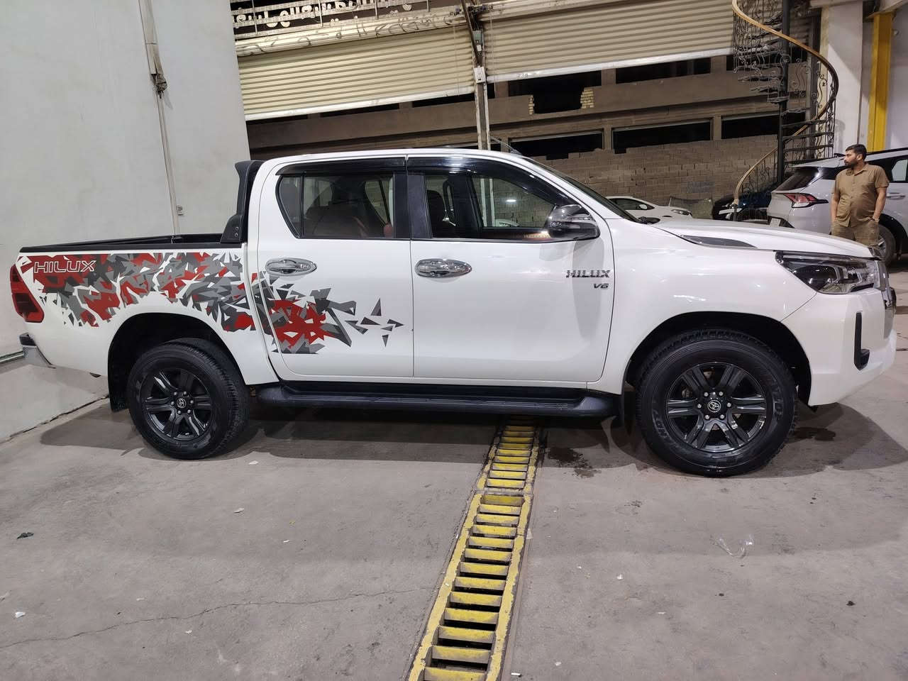 هايلوكس 2022 سيارة ماشية 64 الف
خليجية بيهة باب يمين واليسار تبديل مع صبغ

موضح السونار

رقم أربيل

مكينة 4000

V6

مري شفط

السيارة سعرهة 270 بيهة مجال
***********
