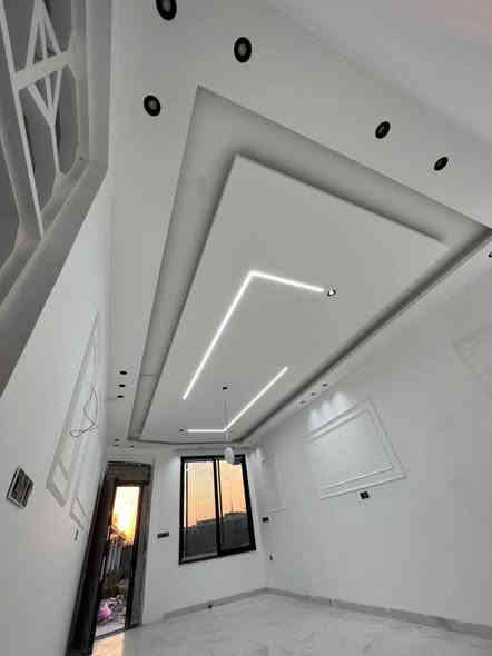 تأسيسات كهربائيه عامه شغل حديث ودقه في العمل كادر متكامل ***********
