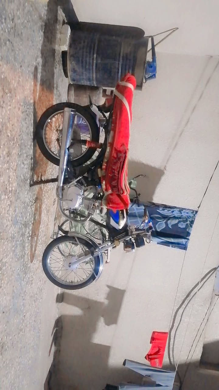 السلام عليكم دراجه 4كير تعمير شاصي موديل 2014اوراق اصولي مكفول من الحيم  مكينه نامه شلامجه موديل 2024يرادلهه شركه من جهت الماكنيت مكان براغي الدوسه انفطرن وذبت الدهن الدراجه شغاله بس يرادلهه شركه السعر 450  وبيهه مجال اليريدهه يجي خاص المكان كربلاء الشبانات قرب مدرست الايتام واني بخدمتكم


**إذا كنت صاحب هذا الإعلان وتريد حذفه لأي سبب، رجاءا أرسل رسالة إلى الدعم الفني**