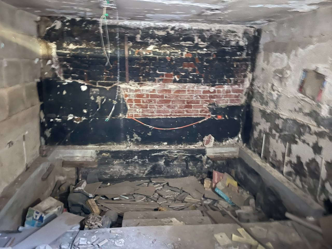 المحل ١٦ متر 
البيع من المالك 
بدون حصه في الارض 
المطلوب ٩٠٠.٠٠٠ قابل للتفاوض 
المحل بمنطقه منيل الروضه متفرع من الشارع الرئيسي 
وحاليا هو الدخله الوحيده للمنيل من القادم من الكورنيش المعادي او صلاح سالم 
اول الشارع بنك ال cip او ماكدونالز او قويدر او خير زمان
للاستفسار 01002040212


**إذا كنت صاحب هذا الإعلان وتريد حذفه لأي سبب، رجاءا أرسل رسالة إلى الدعم الفني**