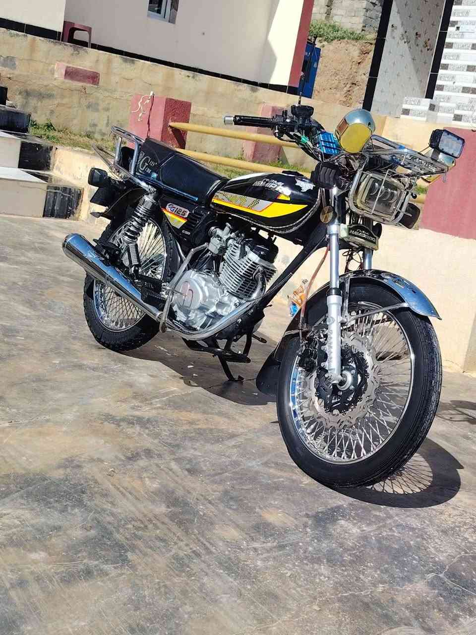 السلام عليكم موطور للبيع 2025 شرط مامفتوح فول جديد انضف من الصوره السعر 650 وبي مجال مكاني ناحيه القياره قريه الشبالي الستفسار اكثر علا هاذه الرقم *********** حميد ال رمضان
