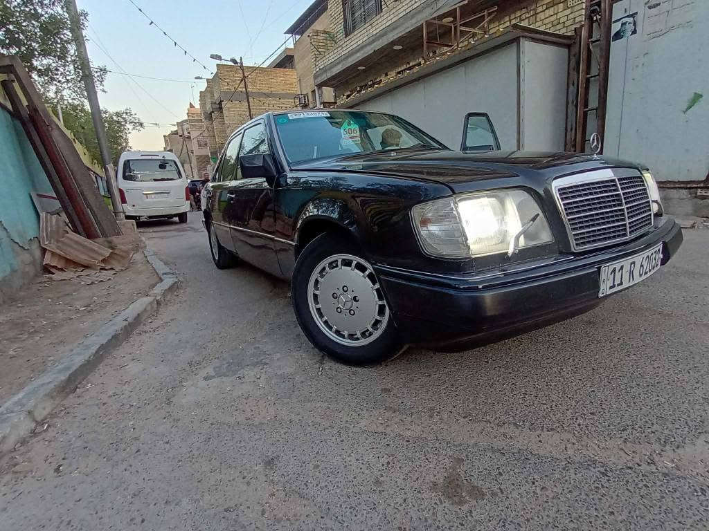 مارسدس دب موديل 91اصل رقم بغداد جديد هزه جديد محرك بطه تبريدشغال  غرفه جلد سلايت شغال اريل كهربا كشنات كهربا مكان السيارة بغداد م الصدر السعر 62وبيهه مجال للاتصال *********** بغداد, العراق
