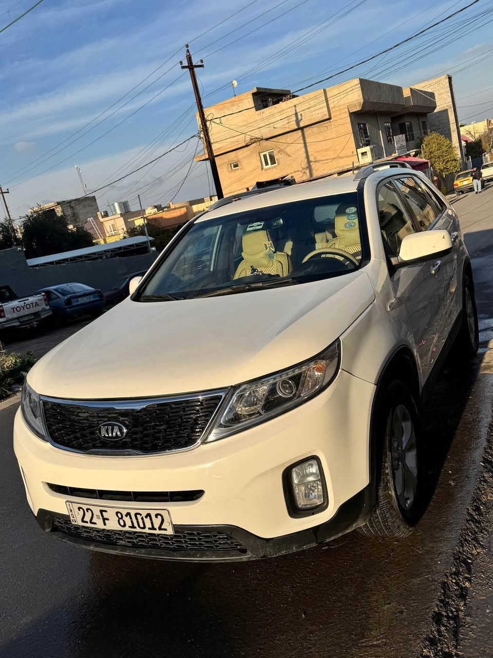 كيا سورينتو 2014 - كوري (رقم أربيل) - جاهزة للتحويل
التفاصيل:
• السيارة: كيا سورينتو (Kia Sorento).
• الموديل: 2014.
• الوارد: كوري.
• المحرك: 4 سلندر - 2400 (دوش) - اقتصادي وقوي.
• المسافة المقطوعة: 238,000 كم (ممشى حقيقي).
🔧 الحالة الفنية:
• كير ومحرك: خير من الله، شرط الفحص .
• التبريد: 3 قطع ( بيه ليك بالصوندة ).
• البدي: السيارة مصبوغة 7 قطع (متفرقة) بين رش وبين معجون ، ابيعها على أنها "صبغ حزام" ، السيارة كعدتها حلوة مثل ما موضح بالصور

📄 الأوراق:
• رقم أربيل (دولي).
• السيارة باسمي (تحويل مباشر بأي وقت/ أو وكالة مضمونة).
📍 السعر: ( 143 ورقة )
📞 للاستفسار: ( *********** ) موصل, نينوى
