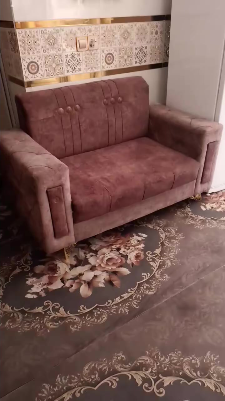 السلام عليكم
تخم ١٠ مقاعد نظيف جدا السعر ع الخاص للتواصل 
***********
