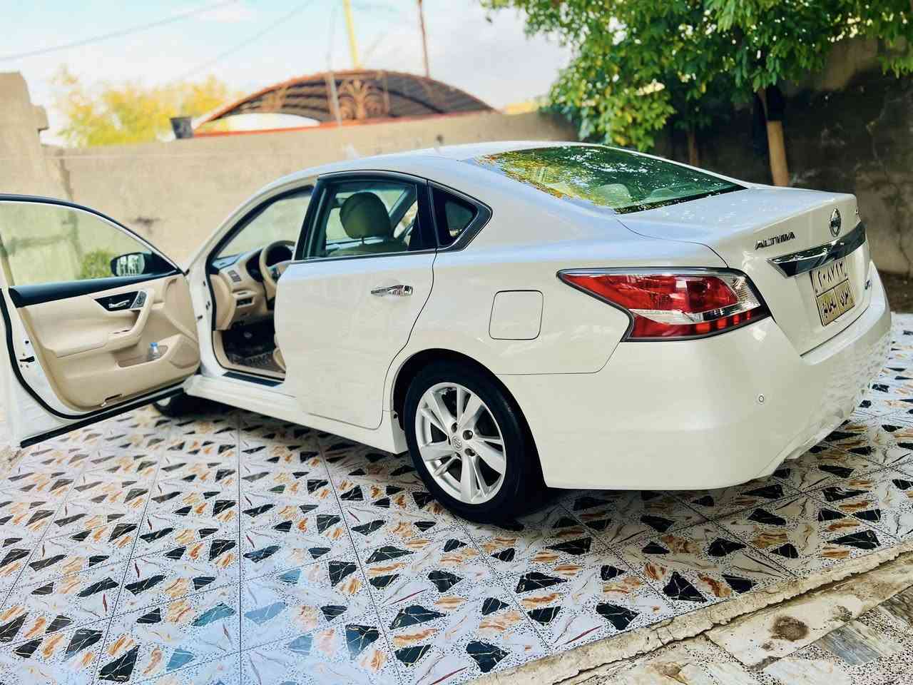 السلام عليكم نيسان التميا 2014خليجي مكفوله جاهزه مجهزه من كلشي رقم سلمانيه تحويل مباشر كير محرك تخم تاير صدر كله جديد علشرط 👍
سياره فول الفول موصفات 
1بصمه 2حسسات امامي خلفي رادار 
شاشه اشكال موصفات بيها 
سعر 137بيها مجال بسيط بيع فقط
مكاني ديالى المقداديه 😎
***********
