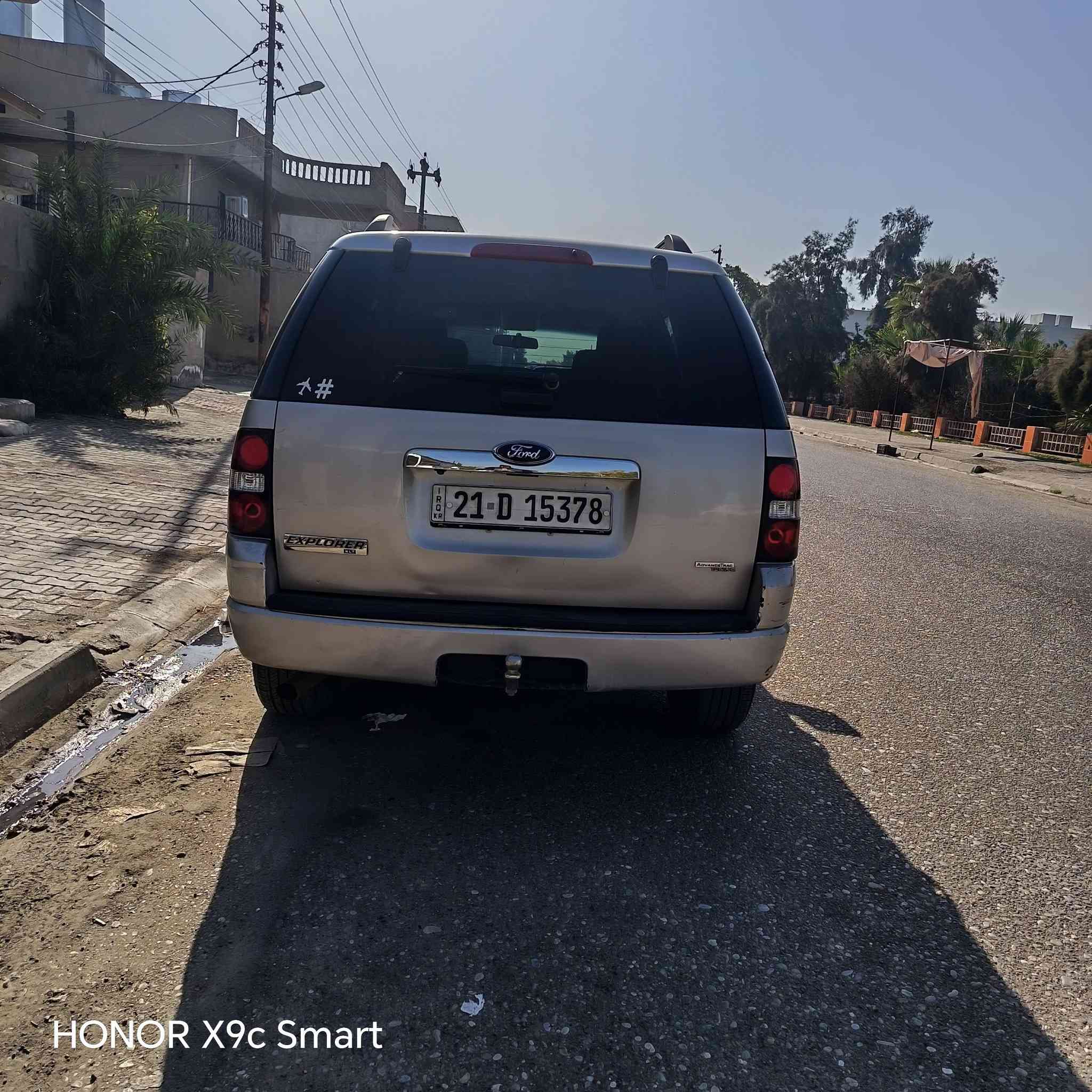 فورد اكسبلور 2007
وارد امريكي
دفع رباعي

فول مواصفات بس فتحة سقف مابيها

السعر ٩٥ بيها مجال

***********
