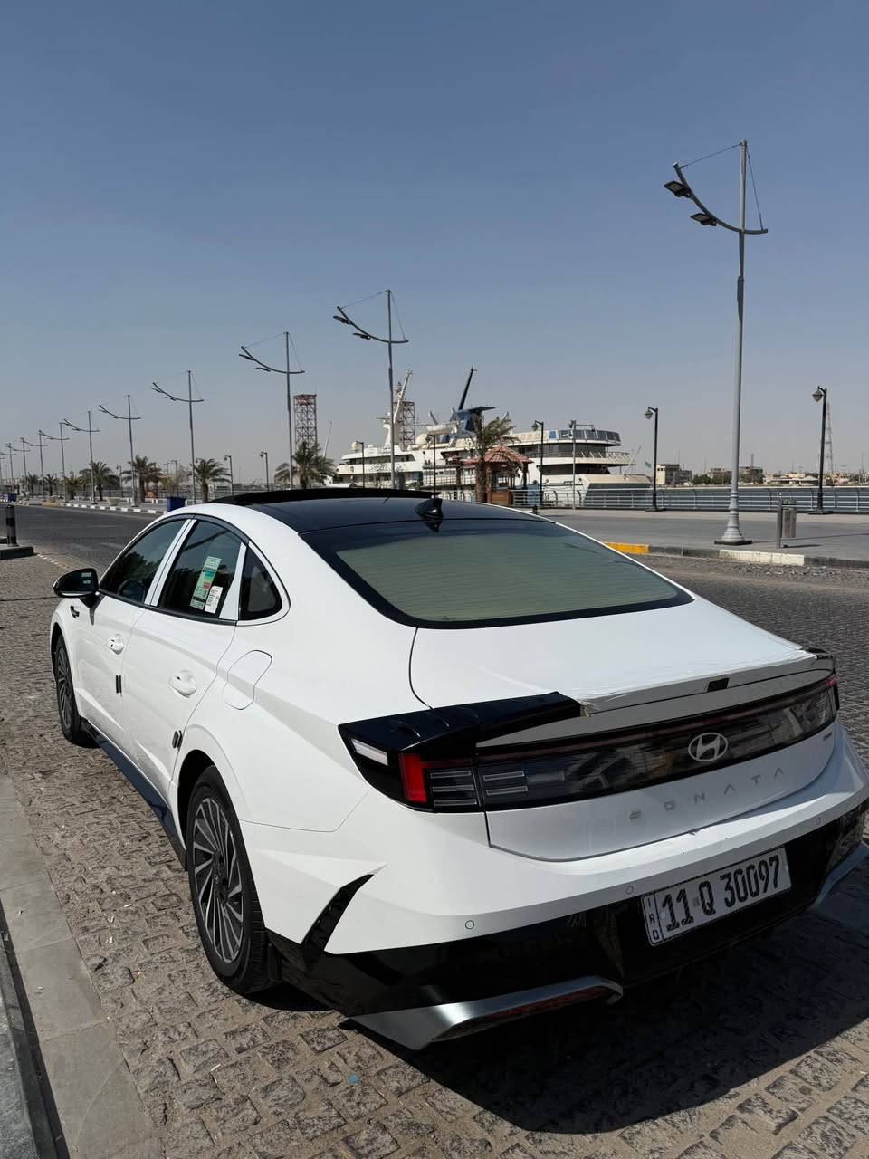 السلام عليكم 
سوناتا هايبرد 2024  ( خـليـجـي ) 
 اقساط ( نظام مقترض وكفيل ) راعيها بغداد
ماشيه ( 42 ) الف 
كفاله عامه / عده بارد بل باب سايق بدون زلغ 
فول مواصفات 1/1
حجم المحرك .. 2000 هايبرد 
بانوراما + بصمة + تشغيل عن بعد 
حساسات أمامية و خلفية 
لايت زينون + LED متصل 
بك لايت LED متصل 
دخول بصمة ذكي 
المرايا كهرباء 
هاند بريك كهرباء  
دشبول شاشة ديجيتال متصل 
شاشة Apple Car play and Android Auto 
كاميرا دوارة 
الانارة الداخلية LED ٦٤ لون متغير 
مقاعد جلد 
شفتات مقود مثبت السرعة Cruise 
المودات والاوامر الصوتية 
شاحن هاتف Wireless 
المقاعد الأمامية كهرباء 
تبريد شاشة مناخين منفصلين 
قطعتين تبريد 
أوتو هولد Auto Hold  
بردات أبواب خلفية 
تطعيم الدواخل ألمنيوم 
السعر … 205  
للاستفسار … ***********
                … *********** البصرة, العراق
