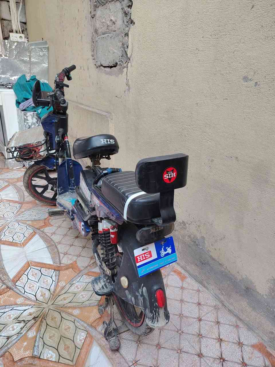 دراجة شحن للبيع شغالة مابيها
غير الجوب مال التاير الخلفي طاك
السعر 150000 وبيها مجال
الاتصال
***********
