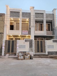 للبيع ابيوت كل بيت طابقين ونص اربع غرف نوم واربع حمامات فول زيرو بلرست...