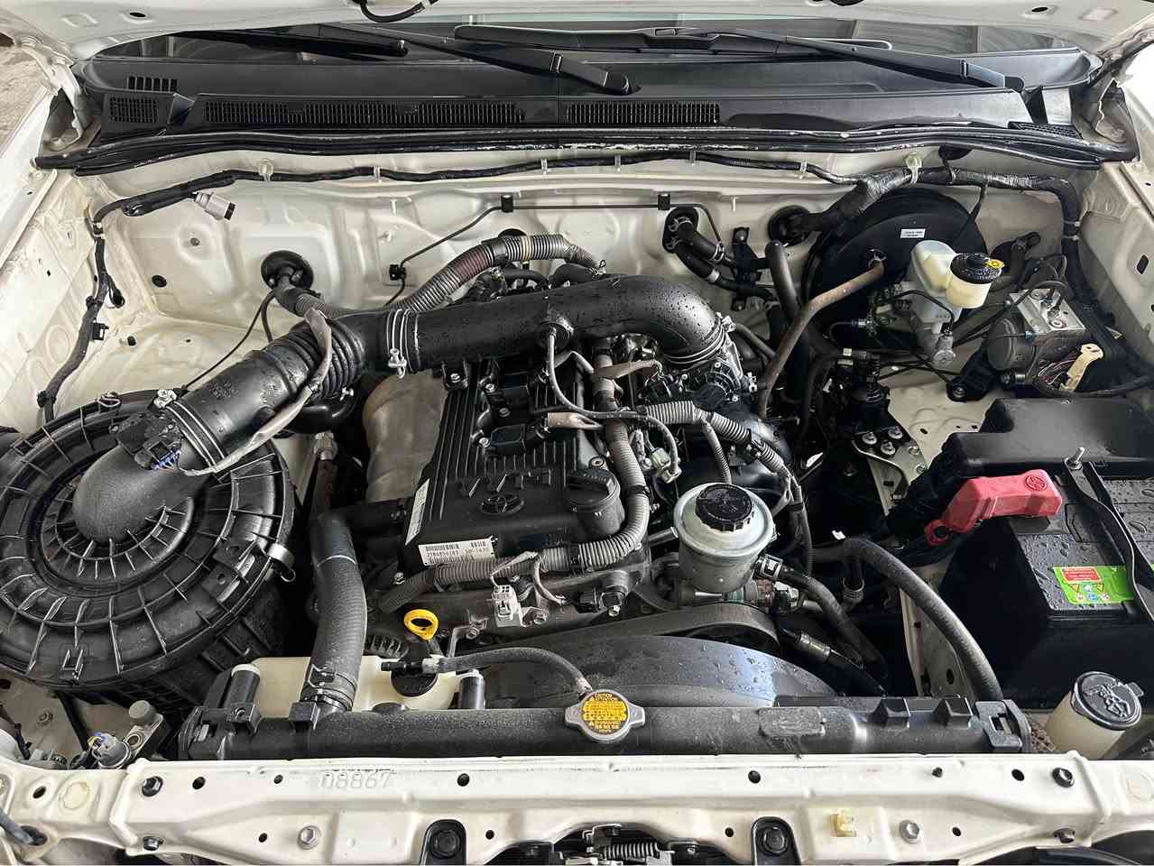 تۆیۆتا هایلۆکس 
موديل (٢٠١٠)
ناسراو بە مەرزییە (فەلاحی) 
لە سفر ەوە تاکو ئێستا یەک دەستە 
تەنها ١٩٠ هەزار ڕۆیشتوە ، سنوی ڕەقەم هزە فحس هەمووی تازەیە تا ٢٠٣١ 
چوار تاییەی نوی لە ژێریتی 
مەکینە و گێر بەشەرت بورغی لێ بانەدرایە هەموو شتی لەسەر دەقی شەریکە ماوەتەوە زۆر زۆر پاکە ماڵی دۆستە 
هیچ بۆیاغی نیە ، تەنها ٣ شوێن ساردە کوتی هەیە لە ژێر دەرگاکان پێوەی دیار نیە 
سیارەکە هەتا بڵێی خاوێنە و پیکابی لەم جۆرە وا خاوێن بە ئاستەم دەست دەکەوێت 
نرخى ١٦٢ كه ميك مجال 
*********** واتساپ کورەک
--------------
تويوتا هايلوكس (فلاحى)
موديل ٢٠١٠ 
من شركه بيدنا حتى الان 
ماشيه فقط ١٩٠ / محرك گير شرط مامفتوح 
كلها عل بيلاد 
سنويه رقم هزه كل جديد لحد ٢٠٣١ 
سنويه بسمى تحويل الثانى اليوم 
قتره سبغ مابيها شرط ( فقط بيها مكان تعديل بارد )
سياره نظيف جدا جدا اخت زيرو 
سعر سياره ١٦٢ بيها مجال 
*********** واتساپ موجود 
*********** أربيل, العراق
