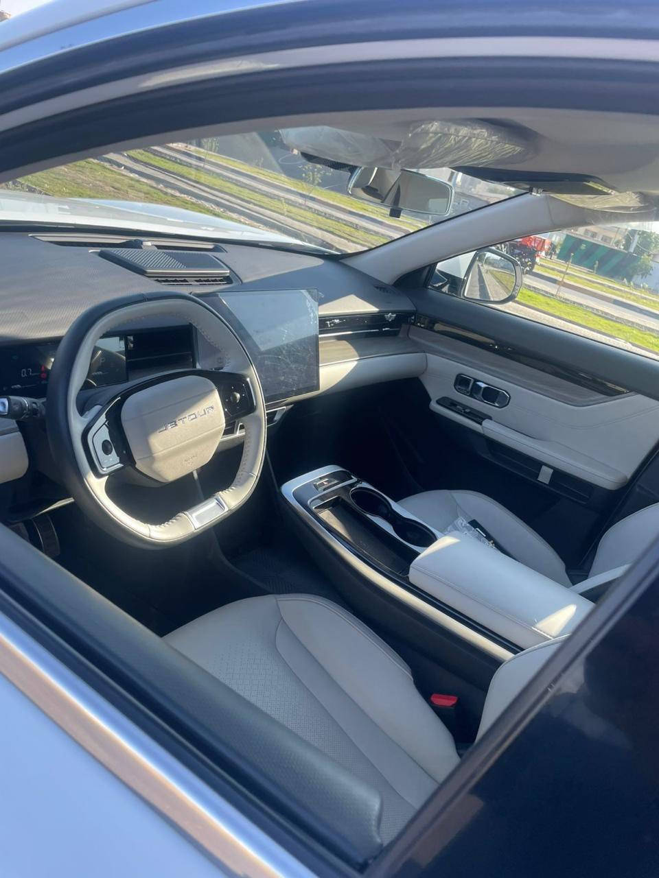 السلام عليكم
جيتور داشنك 2025 فول موصافات مكينة  المرغوب 1.600 

السيارة مكفولة 

ويل 20
فتحه بنوراما
ماشي 19 الف قابل للزياده 

السعر 26,600,000 

☎️للاستفسار☎️ 

***********
