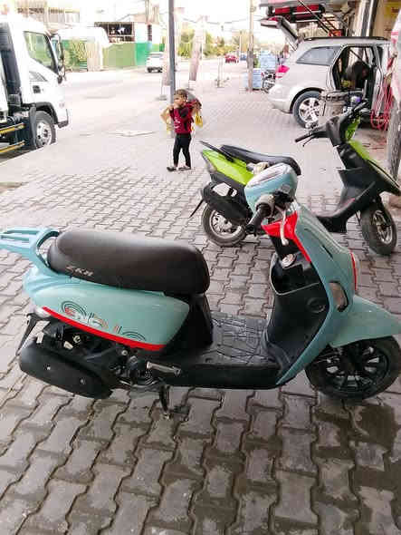 للبيع دراجه بوليسي جديد كل نقص ما بيهه بيهه ضرر بسيط موضح بلصور استخدام أقل السنه سعر 900 وبيه مجال بسيط ***********
