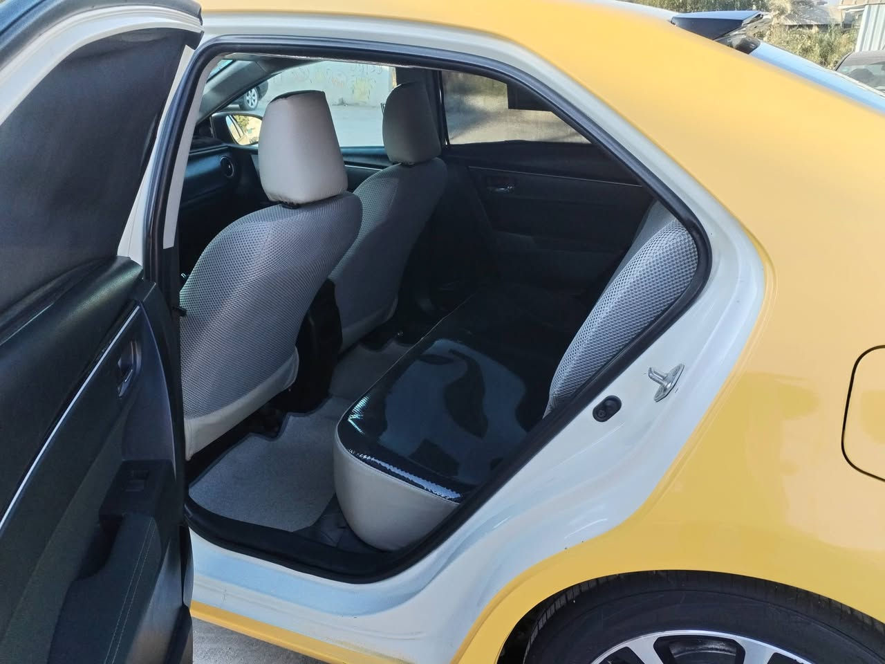 سلام عليكم
كورلا 2019 
Le مكينه 1800
بسمي سنويه هزه براد كله جديد
سياره رقم بغداد انكليزي 
مابيها اي نقص تبريد مكينه كير 👍
ماشيه 150ميل 
سياره مدوشمه كامل تخم تاير وياله صدر كلهه جديد 
صور الحادث والضرر كله موجود
 جاهزه سياره لل اخير 
السعر 140 وبيها مجال شي بسيط 
مكاني ديالى خانقين 
*********** واتساب موجود
