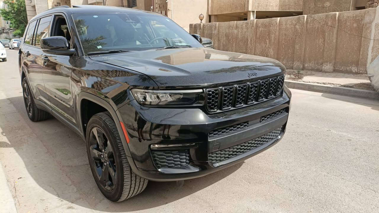 السلام عليكم 2024 JEEP GRAND CHEROKE  L ALTITUDE امريكي 7 راكب ماشيه 12 الف حدثه مرفق بصور بدون لوحات دخول جديد مكان سياره الأعظمية ***********
