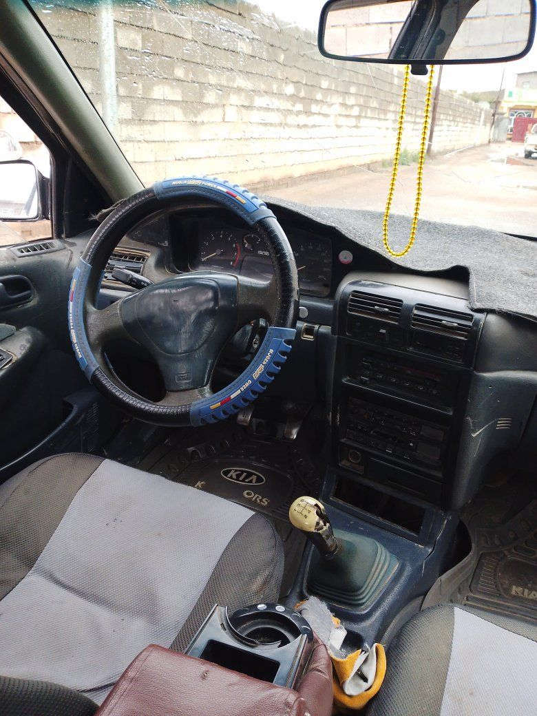 السلام عليكم للبيع كيا سيفيا موديل 93رقم ديالى سنويه ل2030سياره جاهزه من صدر تخم تاير سياره حيل حلوه كير جديد بس المحرك بي خيط بخار بدون تنقيص سعرها 25وبيهه مجال مكانهه صلاح الدين قضاء الضلوعيه ***********
