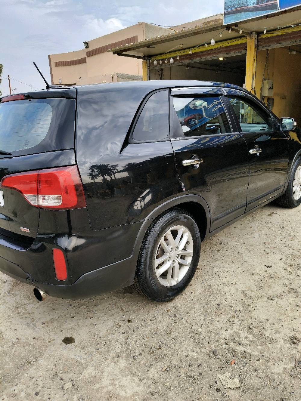 السلام عليكم
سورنتو 2014 
 وارد امريكي 
اربعه سلندر
ضرره قبق الجنطه فقط والسونار موجود مرفق مع الصور رقم بابل بيها منضومه غاز مكاني كوفه السعر 125 وبيها مجال

للأستفسار  
***********
***********