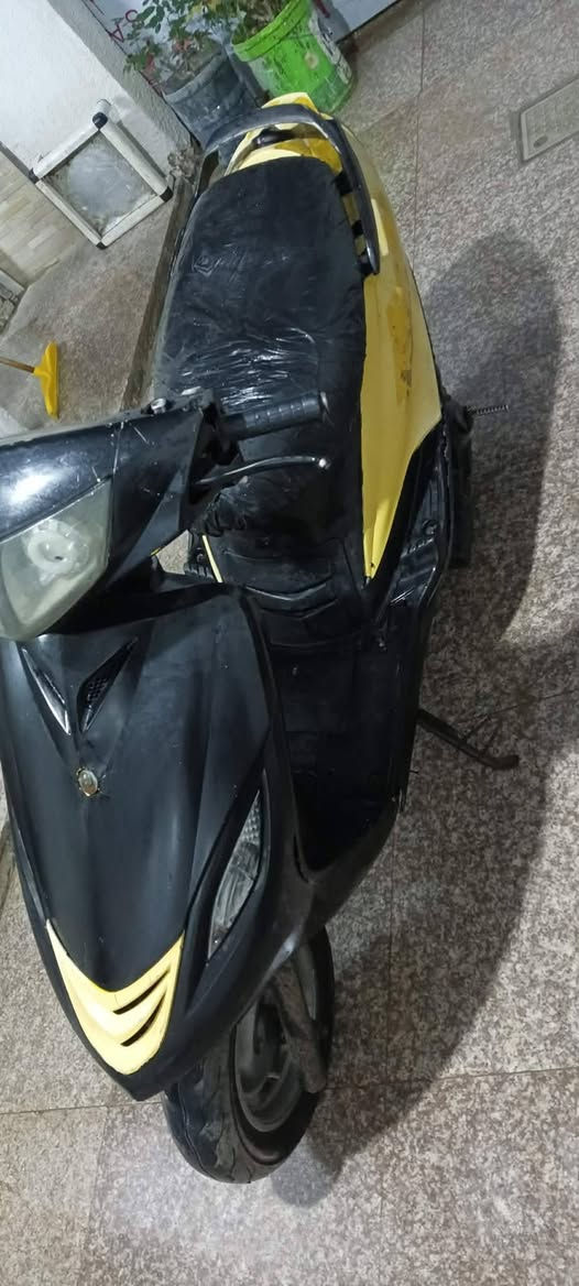 ماكس 140دراجه نضيف كلجات جديده اي نقص مابيهة سلف هندر شلعه ومعدل محرك بلادي مكاني بغداد غزاليه.
***********
