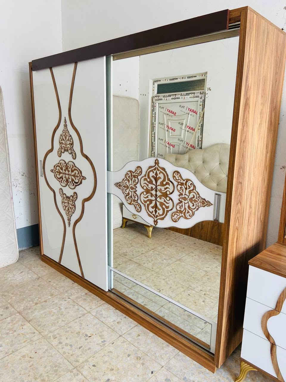 سلام عليكم غرفه نوم كلش نظيفه ومرتبه اي عيب مابي 5 قطع سعرها 375 الف 
مع شد ونقل داخل الموصل اي استفسار خاص او 📞***********واتساب***********
