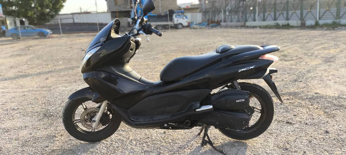 السلام عليكم PCX چيل أول يابانيJF مگينه150cc حساس زدحام دراجه جديده مكفوله مكاني بغداد ***********

