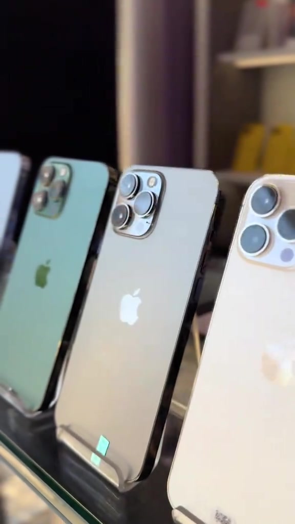 ‏📱🔥 iPhone 13 Pro Max… جهاز ما زال يحافظ على مكانته رغم نزول موديلات أحدث! بطارية قوية 🔋 كاميرا احترافية 📸 أداء سريع وسلس ⚡ لهذا السبب يبقى من أكثر الأجهزة المطلوبة بالسوق 💯 🎁 متوفر ويه بكج حماية كامل: ✔️ لاصق حماية ✔️ كفر ✔️ حماية للعدسات 🛡️ ضمان سنة سوفت وير 🔄 5 أيام استبدال 🔋 20 يوم ضمان على البطارية إذا تريد جهاز قوي بسعر مناسب ويعتمد عليه يوميًا، الـ iPhone 13 Pro Max هو الاختيار الصح 👌 📩 راسلنا للحجز والاستفسار  #اكسبلورر #آيفون #iphone #اكسبلور_فولو #ايفون١٣بروماكس 


**إذا كنت صاحب هذا الإعلان وتريد حذفه لأي سبب، رجاءا أرسل رسالة إلى الدعم الفني**