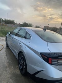 سوناتا موديل 2024 رقم ميسان بأسمي  فول مواصفات عدى الفتحه   ما بيها اي...