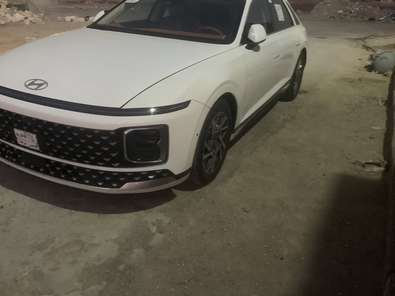 ازيرا 2024. غاز بدون رقم
بيها حادث من جهة اليمنى  ومصلحه بكوريا 

بيها تبديل بنيد اصلي وصبغ مدكر امامي وبابين 

محرك 3500 

ماشية 31000 الف

فول مواصفات ما عدا البانوراما 

بصمه

رادارات 

شاشة متصله

كشنات كهربائية

حساسات اماميه وخلفيه 

توقف ذاتي 

قيادة ذاتيه 

وهواي مواصفات 

السعر 175 

الاتصال ***********

البصره  القبلة
