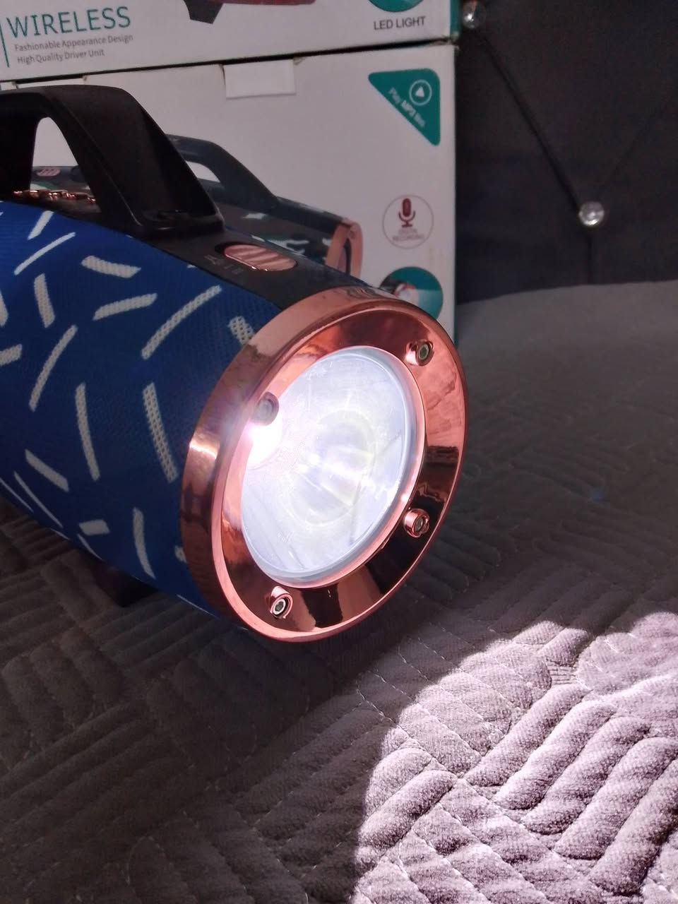 سبیكر + لایت شحن t c.. رادیو بلوتوث usb رام ssd و aux سعر 20 الف متوفر 2 قطعه


**إذا كنت صاحب هذا الإعلان وتريد حذفه لأي سبب، رجاءا أرسل رسالة إلى الدعم الفني**