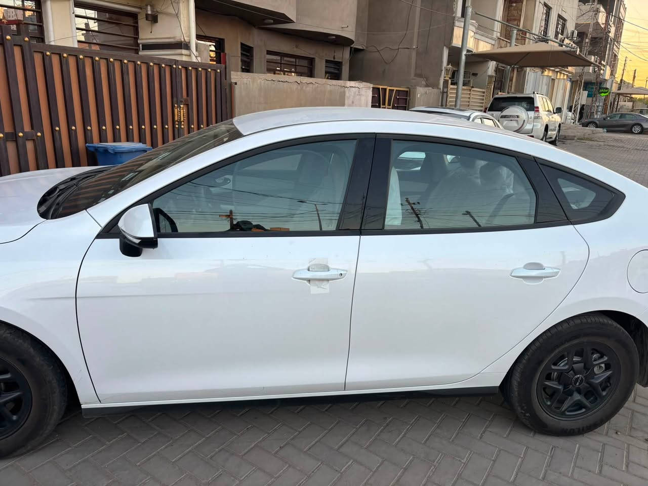 السلام عليكم
Byd سيل 5 موديل ٢٠٢٥
مكفوله بدون طخه او رصعه او خدش 
ماشيه 11 الف 
3500 ع البانزين 
7500 ع الكهرباء 
سعرها 19 
مكانها حي الجهاد او السيديه 
***********
