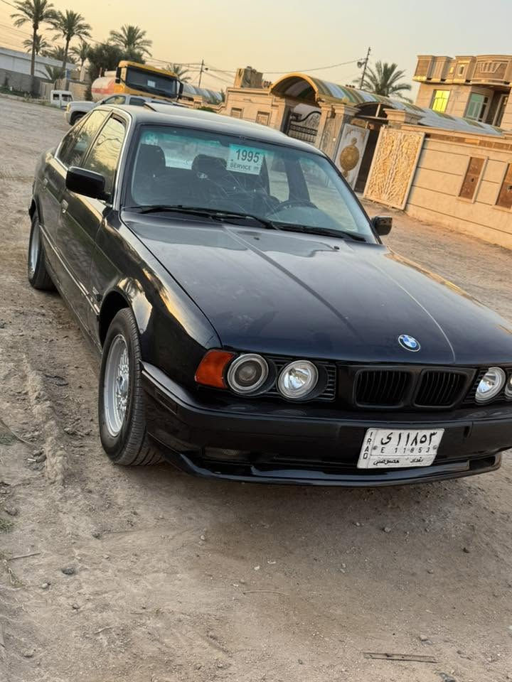 سلام عليكم بي ام 525 رقم بغداد موديل 1992السعر 46وبيها مجال *********** العنوان حصيبه الشرقيه
