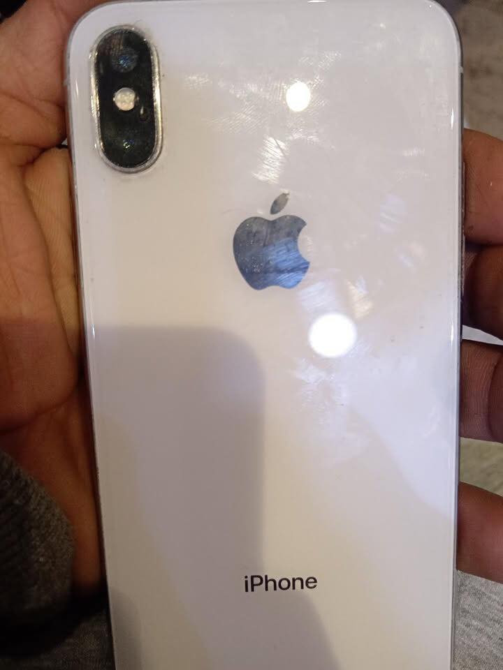 ايفونXs
64 ذاكره 
بطاريه خدمه بل شحن قطاره 
بلادي كلشي ممبدل بي 
بي فطر بل شاشه ومماثر عل لمس ابد 
جهاز بلادي كله ممبدل بي شي 
السعر130 وبي مجال 
عنوان رمادي تاميم 
لل استفسار ***********
