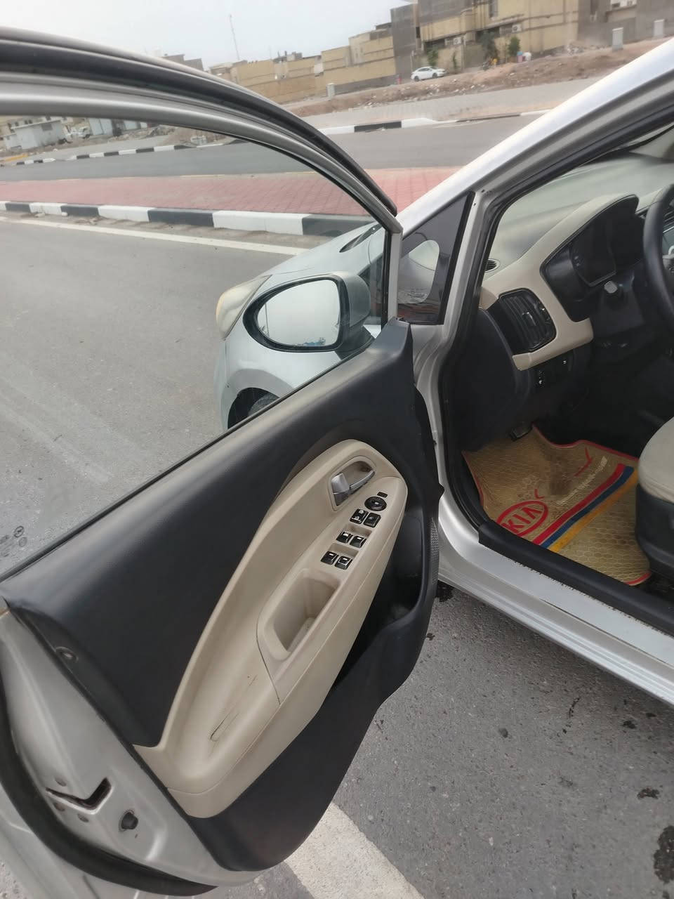 سلام عليكم كيه ريو مديل 2012 رقم بصره
مكفوله ضربه وتبديل وصبق
مكينه وكير وحداديه تخم تأير خير من الله
مكينه 1600 تبريد شغال
سياره جاهزه وحله من صور
سعر 75$ وبيهه مجال
مكان بصره حي بغداد
رقم الهاتف ***********
