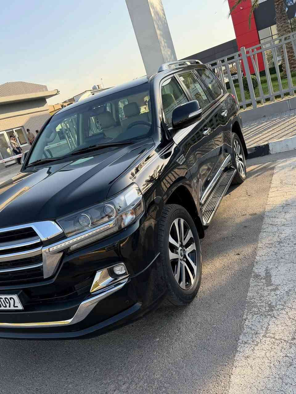 للبيع فقط بسعر مناسب جداً 
لاندكروزر موديل 2019 

المواصفات 

ساز باب اول 

١- كراند تورنك
٢- خمس بصمات 
٣-دشبول لكزز 
٤- جنطه كهرباء 
٥- شحن وايرليس 
٦- ٨ ايرباك 
٧- ثلاث شاشات 
٨- تشغيل عن بعد 
٩- فتحه 
١٠ - ثلاجة 

بقية المواصفات معروفه ميحتاج اذكرهن 

السياره بيهه جاملغ خلفي صبغ فقط الباقي كفاله من كلشي 

للاستفسار *********** 
عنواني بغداد السيدية
