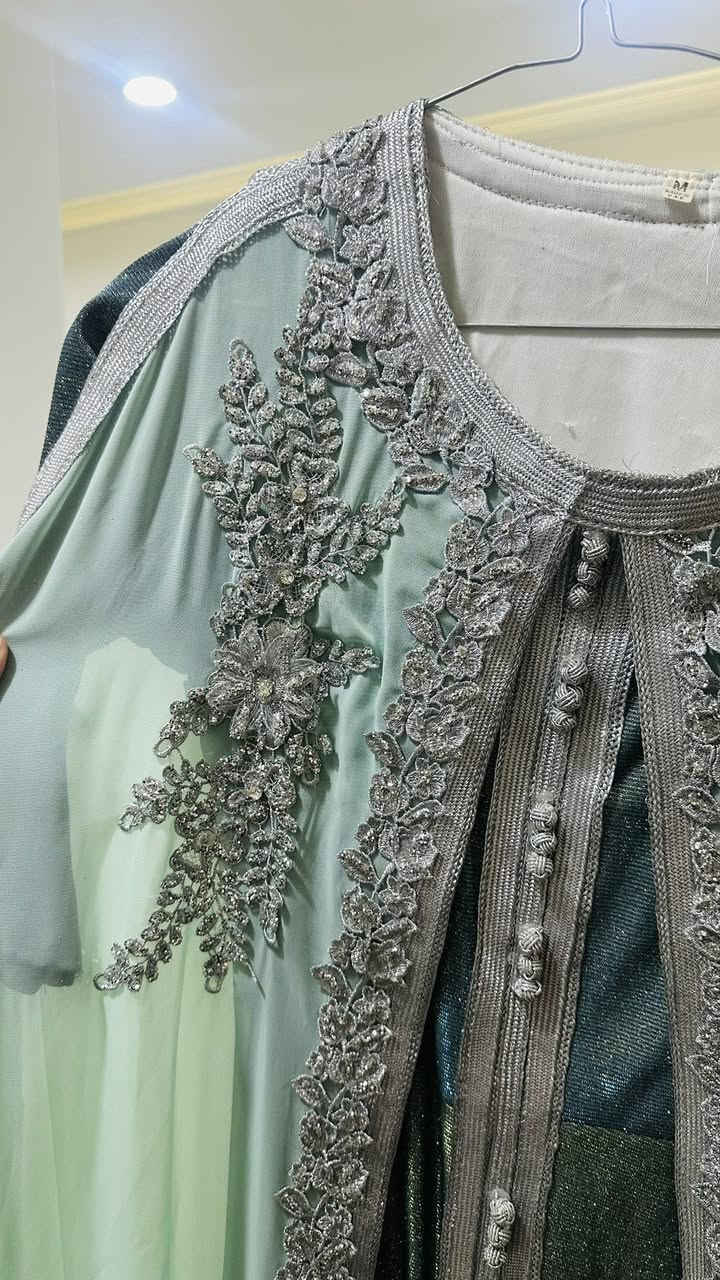 السلام عليكم بنات عندي هذا القفطان ماخذته من محل حواء بختياري ب170 جديد ملبوس مره وحده ابيعه ب50 وبي مجال


**إذا كنت صاحب هذا الإعلان وتريد حذفه لأي سبب، رجاءا أرسل رسالة إلى الدعم الفني**