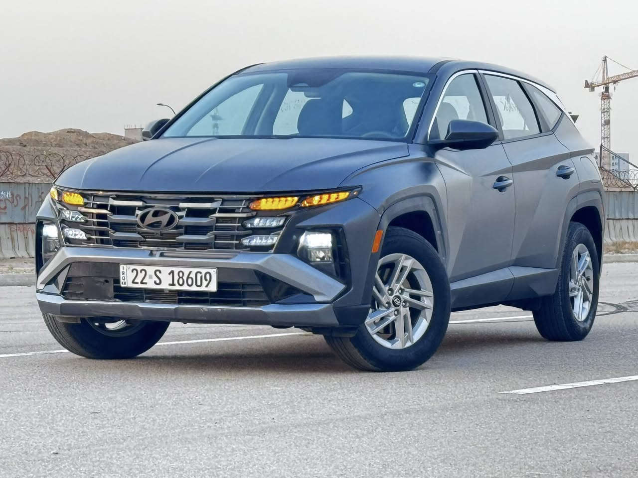 هونداي توسان 2025 امريكي 
حادث 
فقط بنيد صبغ 
بصمة
بصمة ابواب لمس
شاشة كبيرة متصلة
فور ويل 
اللون الجديد رصاصي مات الطافي
هاند بريك بصمة
اوتو هولد
توقف ذاتي
رادار امامي
رادار خلفي نقطة عمياء
قيادة ذاتية
تتبع مسار
مانع انحدار
كار بلي واندورايد اوتو بلوتوث بدون ربط كيبل
محرك 2500

وبعد هواية مواصفات
السيارة رقم اربيل ترقيم جديد تريد تحويل او وكاله اني بالخدمه 
هزة جديدة تحويل ثاني يوم
مكان السيارة بغداد السيديه
السعر 189 ورقة قفل
للأستفسار
***********
