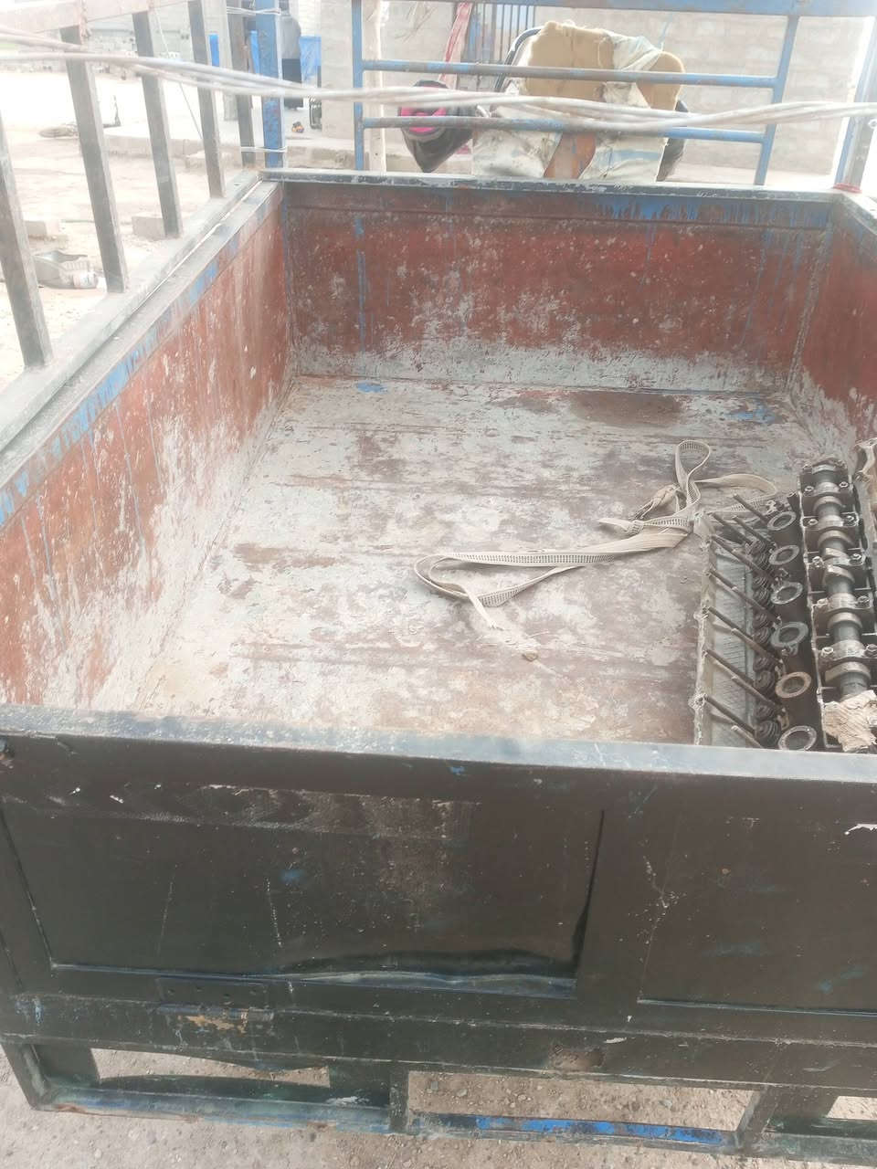 سلام عليكم ستوته للبيع او مراوس بستوته حسب الغناعه محرك ناعم نشاط فول شواصي لا خياس ولاكسر نضيفات حيل فقط لحيم شوي بركبه ما مبين كهربائيات شغاله السعر خاص/***********
