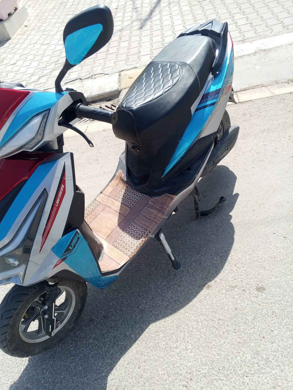 السلام عليكم
ماطور شحن
بطاريات فول
دراجه 4 سرع
سرعه 99 
دراجه نضيفه
مثبت سرعه
سماعات صوت
شراي تفضل خاص قيم وخذ


**إذا كنت صاحب هذا الإعلان وتريد حذفه لأي سبب، رجاءا أرسل رسالة إلى الدعم الفني**