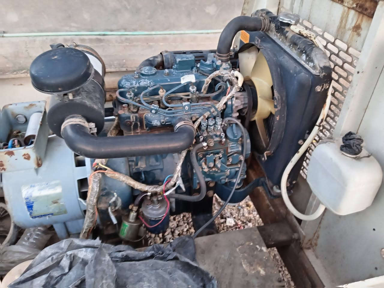 مولد كابوته للبيع حجم 1105 تلاثه سلندر 6 كي في مجفت درجه اولى سعر 12 $وبيه مجال مكان ديوانية دغاره ***********
