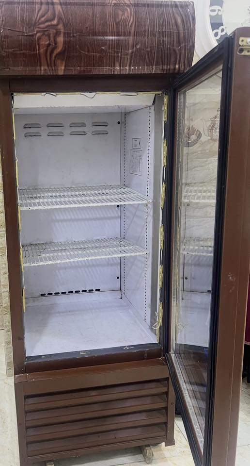 عارضة ثلاجة للبيع نظيفة جدا استخذام كلش قليل


**إذا كنت صاحب هذا الإعلان وتريد حذفه لأي سبب، رجاءا أرسل رسالة إلى الدعم الفني**