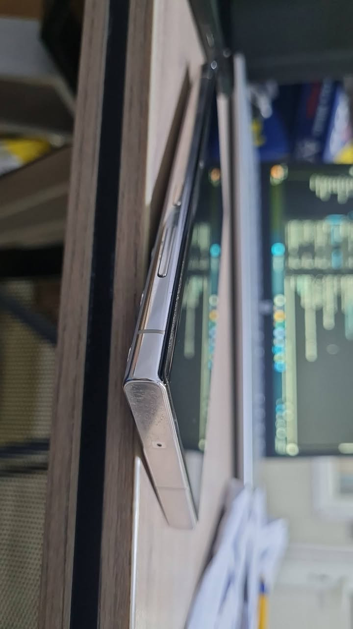 سامسونج S23 ultra  ذاكره 512 لون ابيض جهاز شرق أوسط خطين شركه عين الفهد  السعر ٧٧٥ الف ملحقاته كامله
بغداد حي العدل 
***********7
