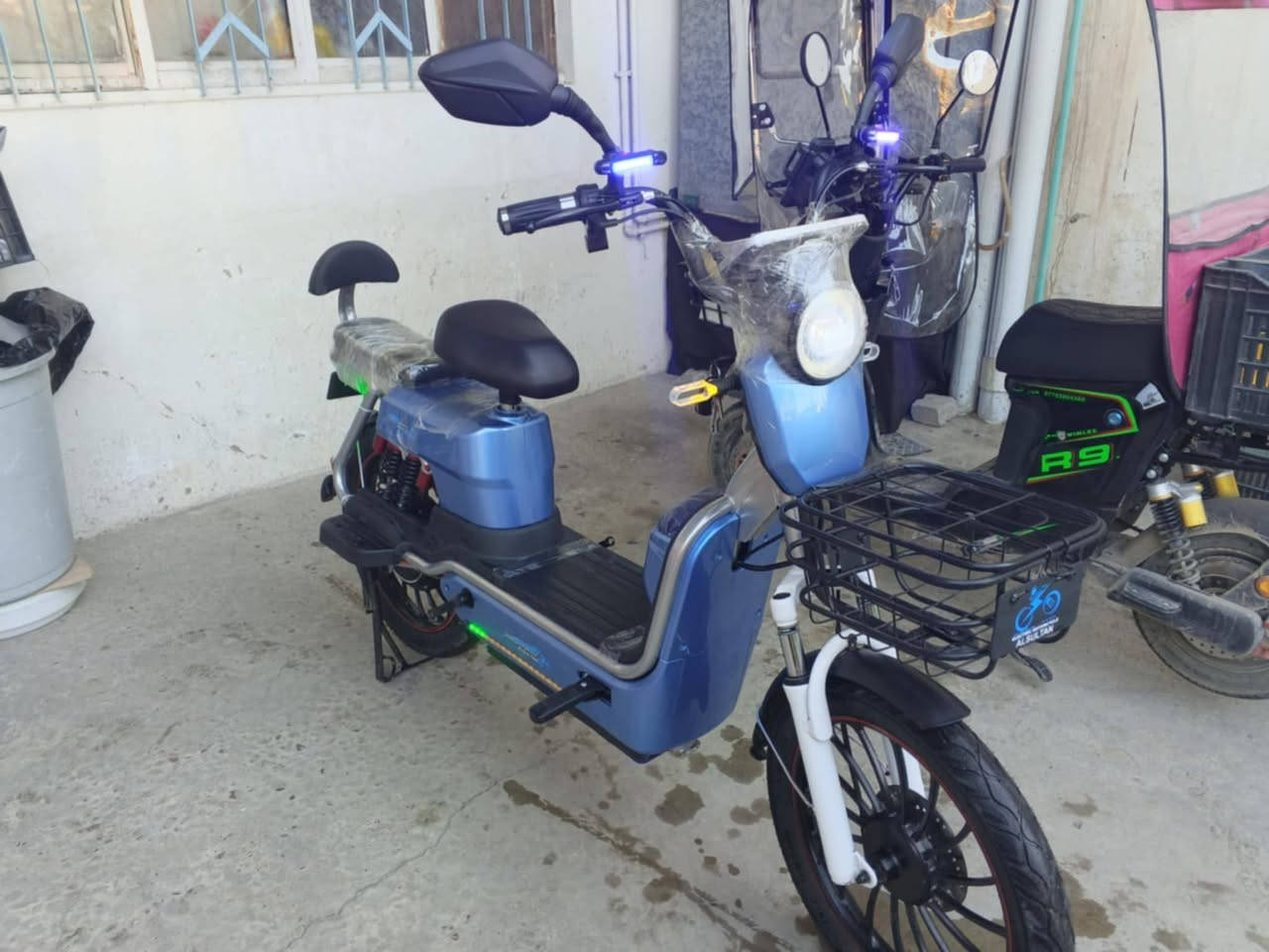 موطور شحن 2026 جديد صالو عندي شهرين مكاني موصل السعر 400 وبي مجال الطيبين تصل على  هذا رقم ***********
