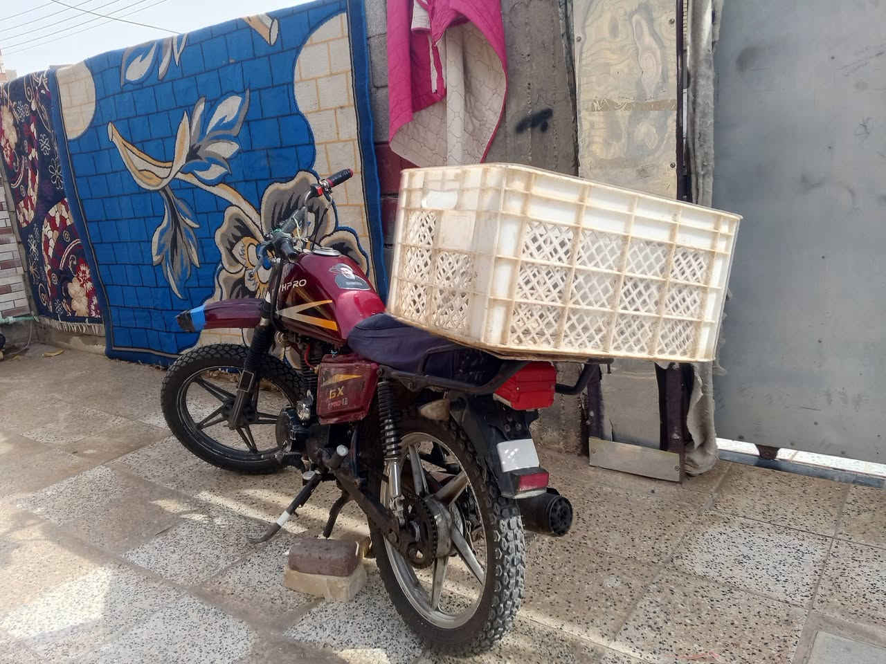 سلام عليكم  دراجه البيع  مكينه ميتين  وراق  السعر 650 وبيهه مجال ‏‪‏‪***********‬‏
