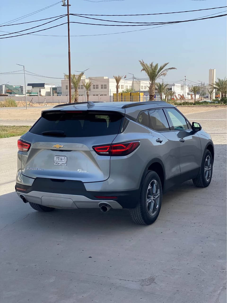 بلايزر 2023 بدون رقم سعره 175 ورقه 
حادثه جاملغ او بنيد  بدون شواصي 
باب الصدر بل حادث مفتوحه او مصبوغه 
بيه كم مكان بارد فئه LT2 محرك 2000 تيربو  حته بل بانزين العادي هم تمشي او مابيه ادونز 
جنطه كهربائيه كشن كهربائي رادار تحديد مسار هيتر كشنات 4X4
ماشيه فقط 15 الاف 
ترايه مال زيرو مكانه نجف للاستفسار *********** النجف, العراق
