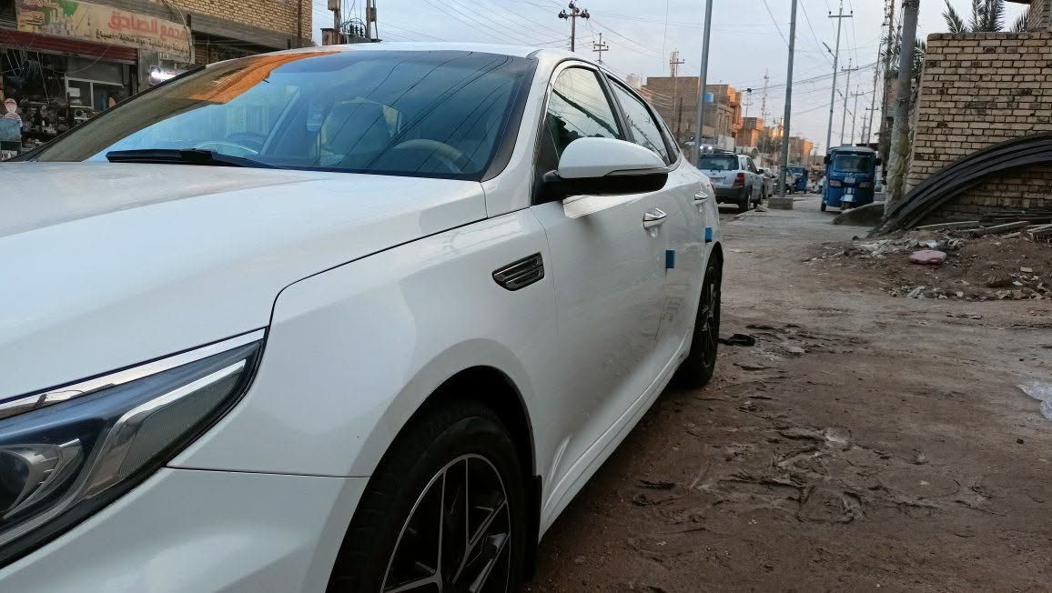السلام عليكم 
اوبتيما 19 خليجي 
محرك دوش 2.4
رقم واسط بأسمي 

بيهه فقط طخه موضحه في السونار 
ماشيه 123
مكفوله كير محرك حداديه سياره جديده 
مواصفات العاديه زنون وحساسات كاميرا وسلامتكم 
مكان السياره ناصريه مركز 
استفسار ***********
